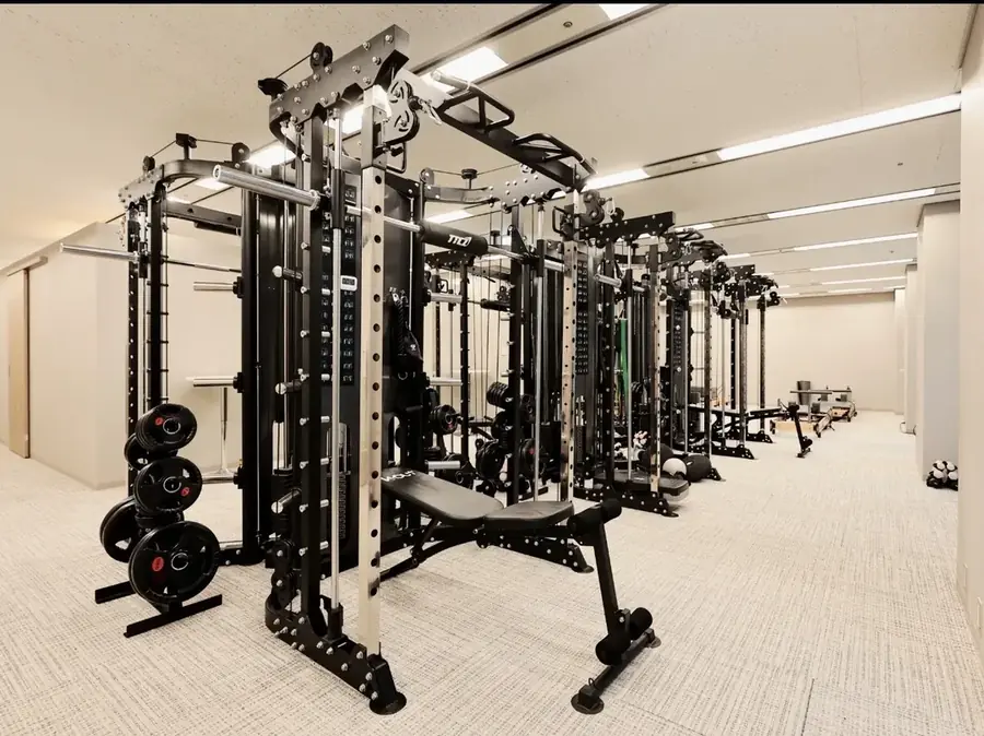 ジムのフロア(O2GYM)