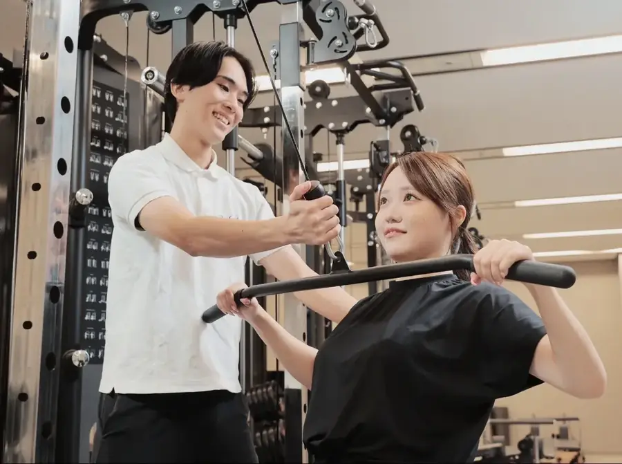 マシンを使ったトレーニング(O2GYM)